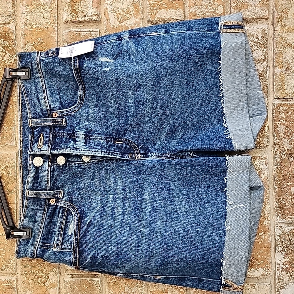 ☀️Old Navy Sky-Hi Denim Short, Size 4, NWT